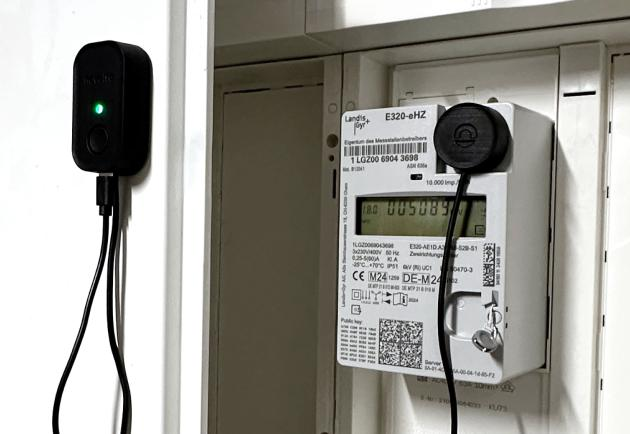 novolto Sense mounted on the electricity meter